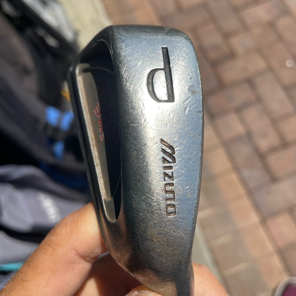 Mizuno Altron pitching wedge
In right handed